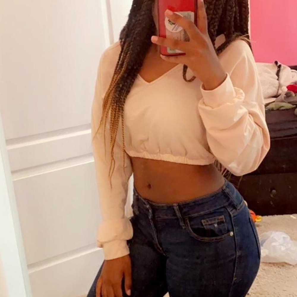 Very cute cropped shirt!
#croptop #cutecrop #shirt #croppedshirt #Shein